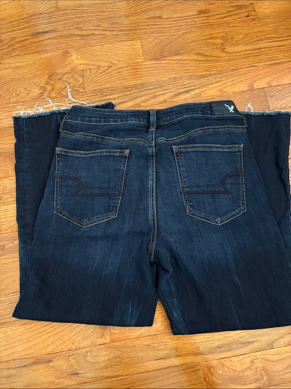 AE Women’s Dark Blue Wide-Leg Jeans - Classic Cropped Style - Picture 5 of 6